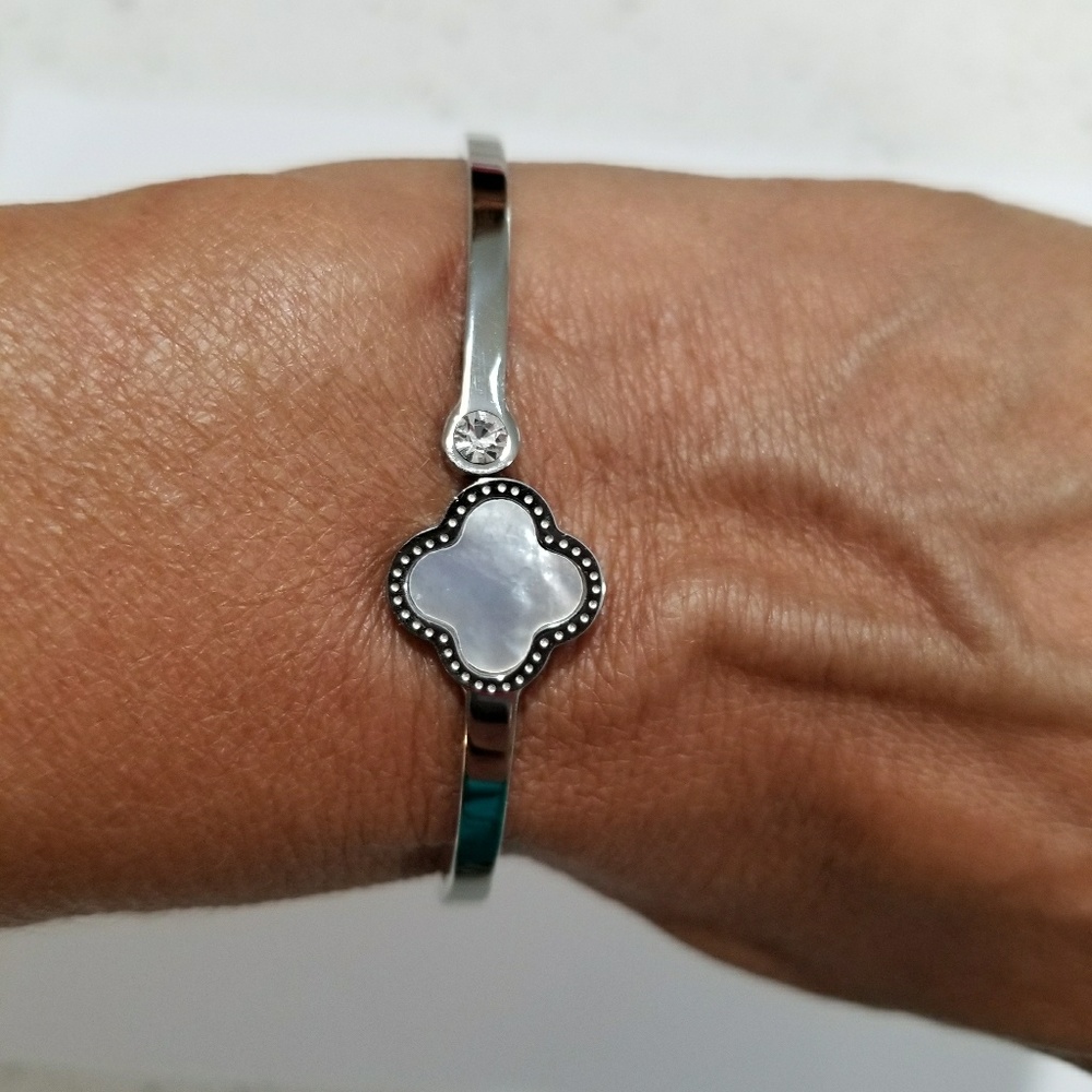 Beautiful Sterling steel Bracelet, White clover - Picture 6 of 8